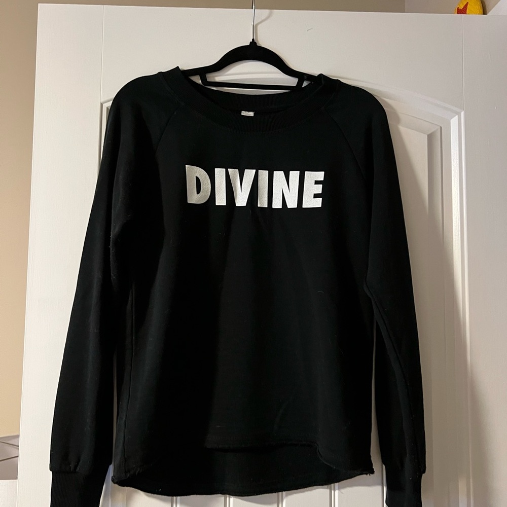 Women’s sweatshirt